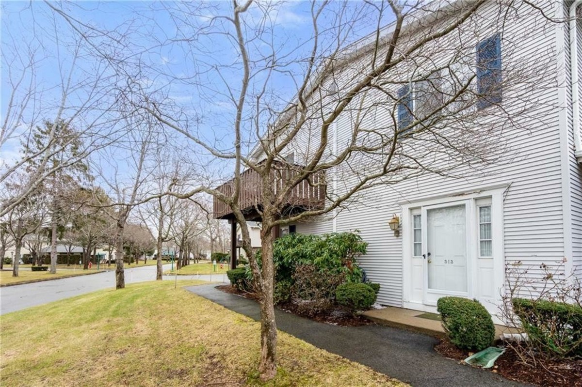 Renovated Condo in Warwick 514 Roundhill Court