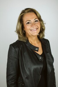 KATHY WAGNER